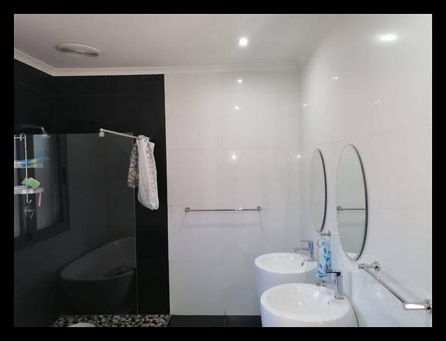 5 BEDROOM HOUSE FOR SALE IN MEER EN SEE